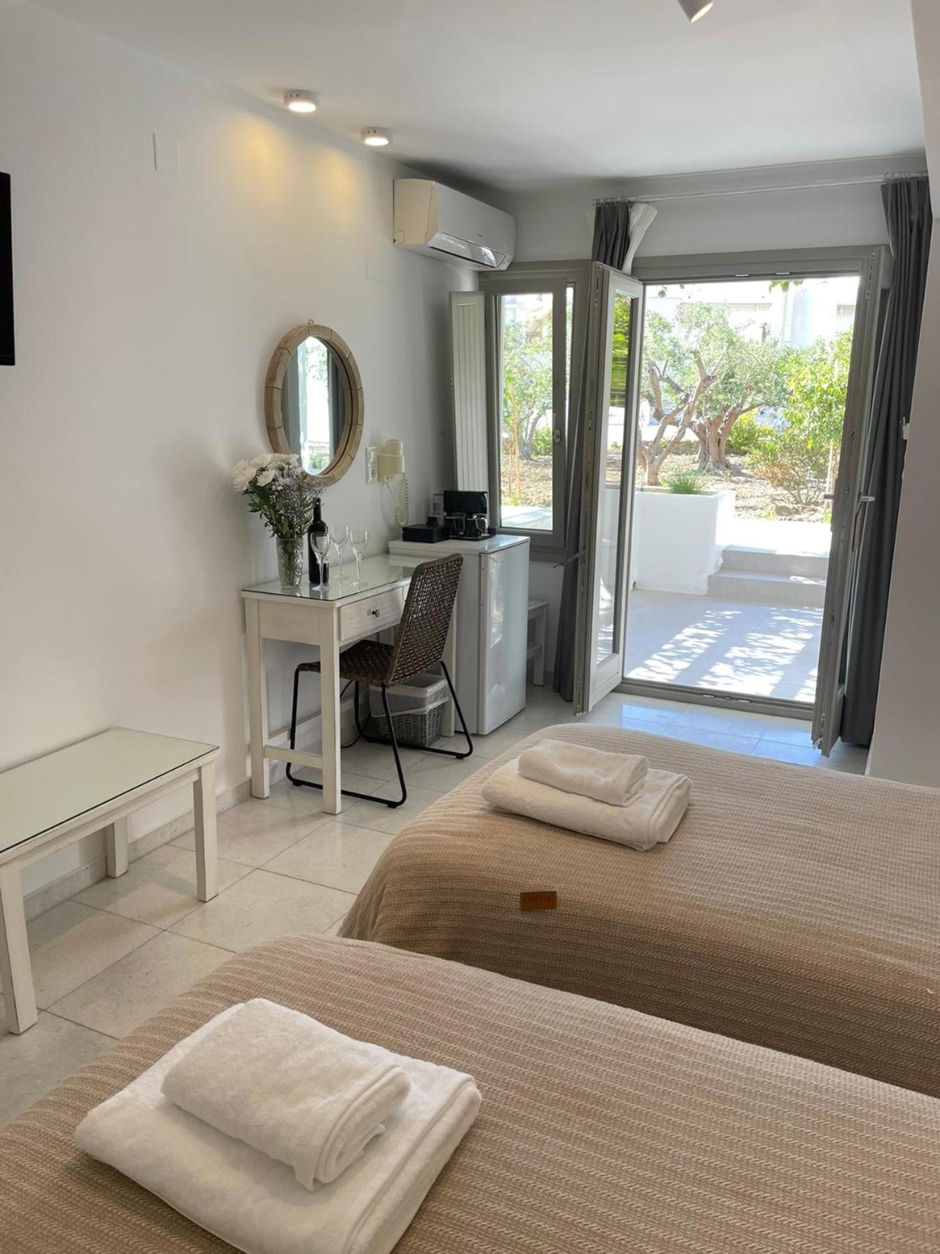 Perivoli Rooms Páros 客房 照片